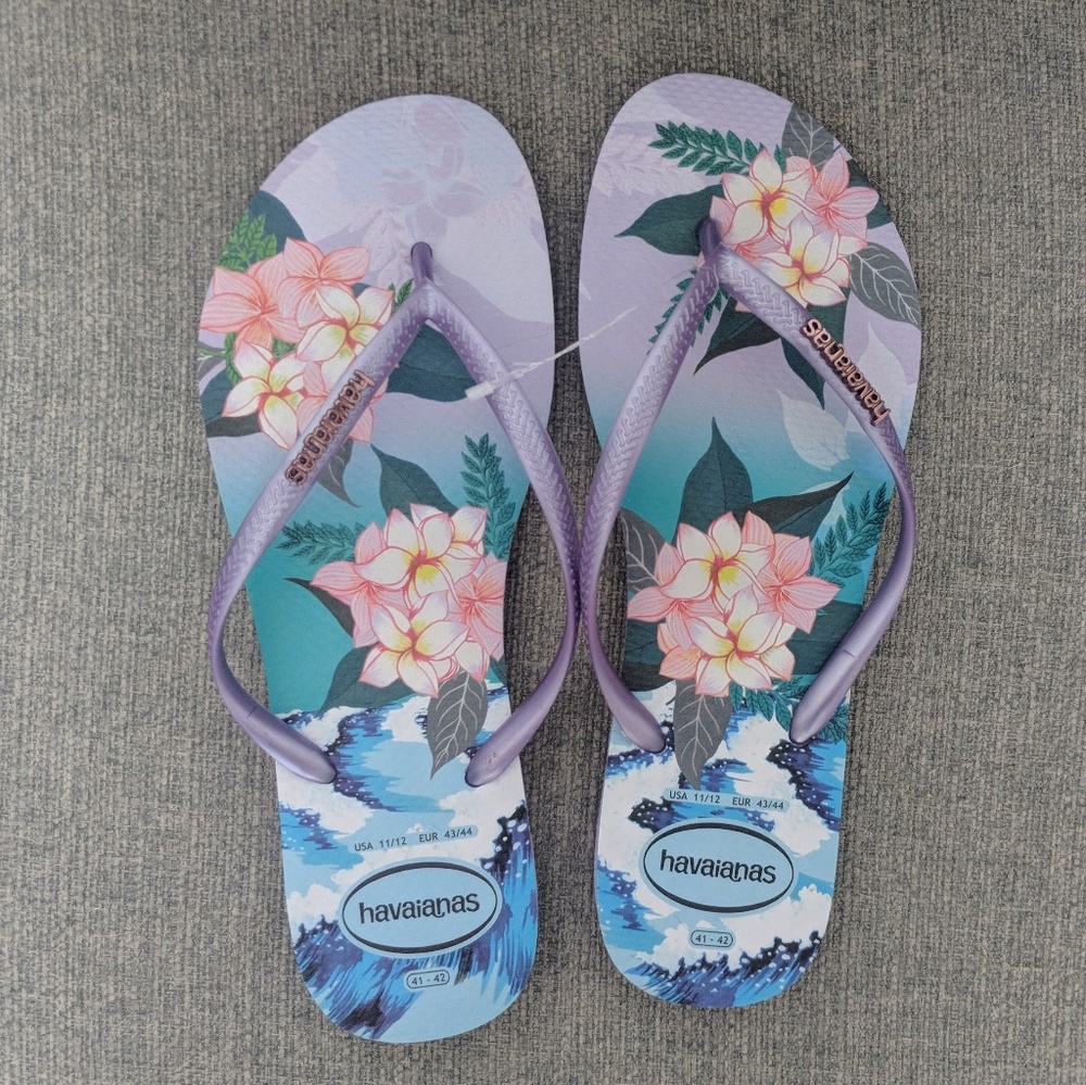 NWT Havaianas sandals size 11/12
